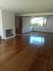 Casa de 4 alcobas en venta en San Jose De Bavaria, Bogotá, 440 m² · foto 4 de 13