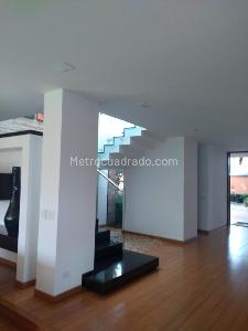 Casa de 3 alcobas en venta en San Jose De Bavaria, Bogotá, 440 m² · foto 12 de 18