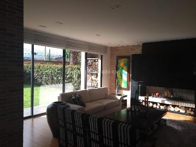 Casa de 3 alcobas en venta en San Jose De Bavaria, Bogotá, 440 m² · foto 3 de 18