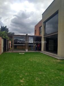 Casa de 4 alcobas en venta en San Jose De Bavaria, Bogotá, 420 m² · foto 2 de 18