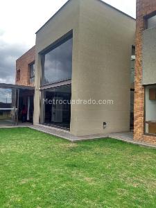 Casa de 4 alcobas en venta en San Jose De Bavaria, Bogotá, 420 m² · foto 15 de 18