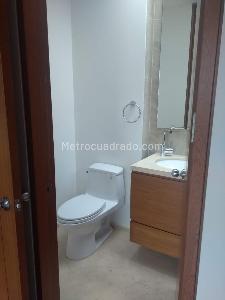 Casa de 4 alcobas en venta en San Jose De Bavaria, Bogotá, 420 m² · foto 16 de 18