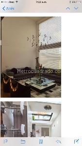 Casa de 4 alcobas en venta en San Jose De Bavaria, Bogotá, 420 m² · foto 3 de 18