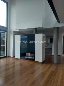 Casa de 4 alcobas en venta en San Jose De Bavaria, Bogotá, 420 m² · foto 7 de 18