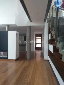 Casa de 4 alcobas en venta en San Jose De Bavaria, Bogotá, 420 m² · foto 8 de 18