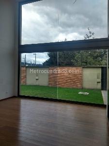 Casa de 4 alcobas en venta en San Jose De Bavaria, Bogotá, 420 m² · foto 10 de 18