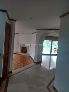Casa de 4 alcobas en arriendo en San Jose De Bavaria, Bogotá, 480 m² · foto 8 de 20