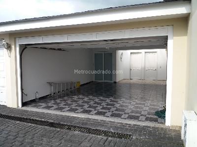 Casa de 3 alcobas en venta en San Jose De Bavaria, Bogotá, 370 m² · foto 3 de 17