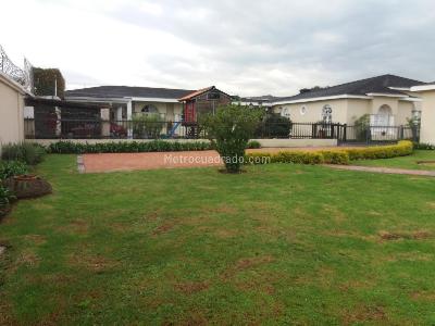 Casa de 3 alcobas en venta en San Jose De Bavaria, Bogotá, 370 m² · foto 6 de 20