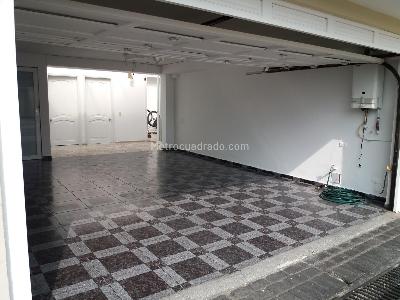 Casa de 3 alcobas en venta en San Jose De Bavaraia, Bogotá, 360 m² · foto 3 de 17