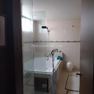 Casa de 5 alcobas en venta en San Jose De Bavaria, Bogotá, 460 m² · foto 14 de 20