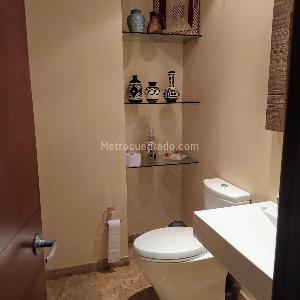 Casa de 5 alcobas en venta en San Jose De Bavaria, Bogotá, 460 m² · foto 2 de 20