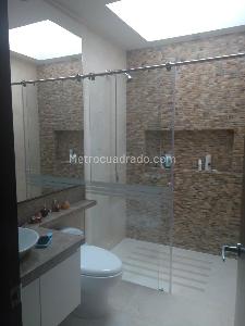 Casa de 5 alcobas en venta en San Jose De Bavaria, Bogotá, 540 m² · foto 8 de 16