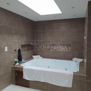 Casa de 5 alcobas en venta en San Jose De Bavaria, Bogotá, 560 m² · foto 16 de 20