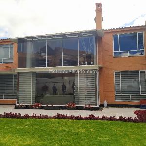 Casa de 5 alcobas en venta en San Jose De Bavaria, Bogotá, 560 m² · foto 1 de 18