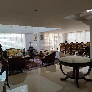 Casa de 5 alcobas en venta en San Jose De Bavaria, Bogotá, 560 m² · foto 2 de 20