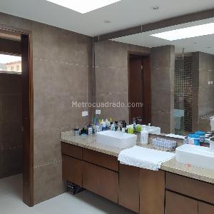 Casa de 4 alcobas en venta en San Jose De Bavaria, Bogotá, 560 m² · foto 18 de 20