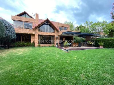 Casa de 4 alcobas en venta en San Jose De Bavaria, Bogotá, 540 m² · foto 2 de 20
