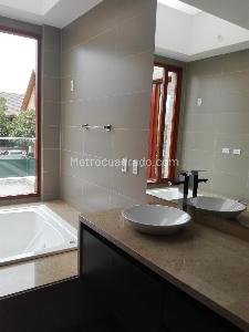 Casa de 4 alcobas en venta en San Jose De Bavaria, Bogotá, 570 m² · foto 16 de 20
