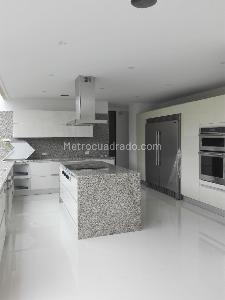 Casa de 4 alcobas en venta en San Jose De Bavaria, Bogotá, 570 m² · foto 6 de 20