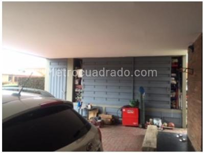 Casa de 4 alcobas en venta en Hacienda San Simon, Bogotá, 550 m² · foto 13 de 17