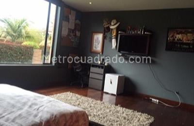 Casa de 4 alcobas en venta en Hacienda San Simon, Bogotá, 550 m² · foto 2 de 17