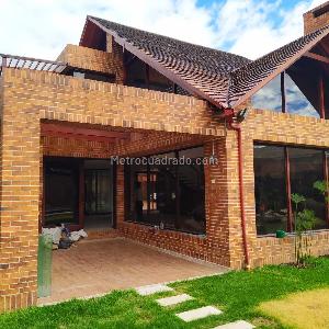 Casa de 4 alcobas en venta en San Jose De Bavaria, Bogotá, 480 m² · foto 2 de 19