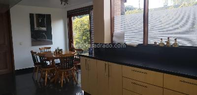 Casa de 5 alcobas en venta en San Jose De Bavaria, Bogotá, 420 m² · foto 16 de 20