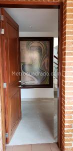 Casa de 5 alcobas en venta en San Jose De Bavaria, Bogotá, 420 m² · foto 2 de 20