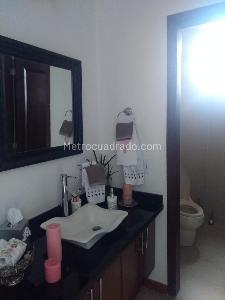Casa de 5 alcobas en venta en San Jose De Bavaria, Bogotá, 560 m² · foto 8 de 11