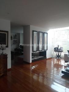Casa de 5 alcobas en venta en San Jose De Bavaria, Bogotá, 560 m² · foto 9 de 11