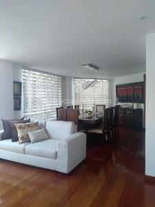Casa de 5 alcobas en venta en San Jose De Bavaria, Bogotá, 560 m² · foto 3 de 11