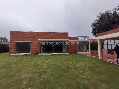 Casa de 4 alcobas en venta en Hacienda San Simon, Bogotá, 440 m² · foto 10 de 14