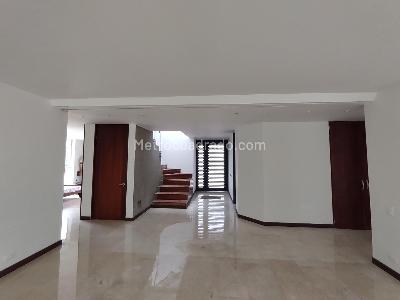 Casa de 4 alcobas en venta en Hacienda San Simon, Bogotá, 440 m² · foto 3 de 14