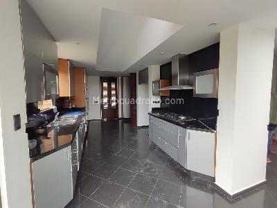 Casa de 4 alcobas en venta en Hacienda San Simon, Bogotá, 440 m² · foto 4 de 14