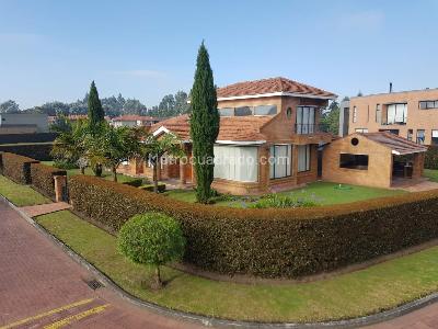 Casa de 4 alcobas en venta en Hacienda San Simon, Bogotá, 350 m² · foto 2 de 6