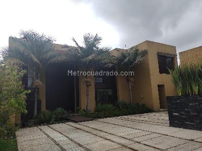 Casa de 3 alcobas en venta en Hacienda San Simon, Bogotá, 480 m² · foto 2 de 13