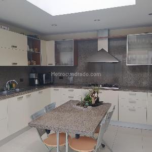 Casa de 3 alcobas en venta en San Jose De Bavaria, Bogotá, 340 m² · foto 11 de 17