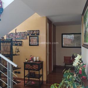 Casa de 3 alcobas en venta en San Jose De Bavaria, Bogotá, 340 m² · foto 3 de 17