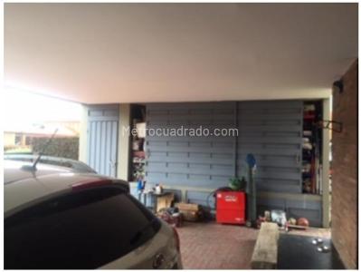 Casa de 4 alcobas en venta en Hacienda San Simon, Bogotá, 550 m² · foto 3 de 14