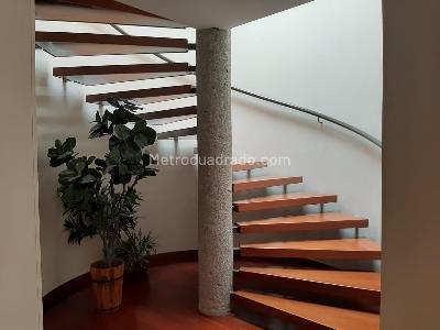 Casa de 5 alcobas en venta en San Jose De Bavaria, Bogotá, 360 m² · foto 16 de 17