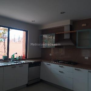 Casa de 5 alcobas en venta en San Jose De Bavaria, Bogotá, 360 m² · foto 8 de 17