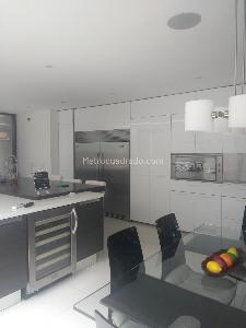Casa de 5 alcobas en venta en San Jose De Bavaria, Bogotá, 540 m² · foto 8 de 14
