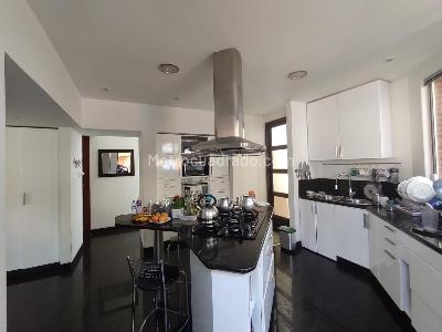 Casa de 4 alcobas en venta en San Jose De Bavaria, Bogotá, 340 m² · foto 6 de 10