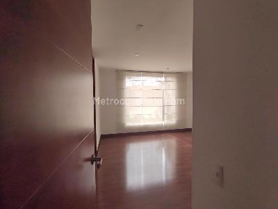 Casa de 5 alcobas en venta en San Jose De Bavaria, Bogotá, 460 m² · foto 10 de 17