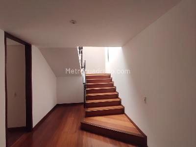 Casa de 5 alcobas en venta en San Jose De Bavaria, Bogotá, 460 m² · foto 12 de 17