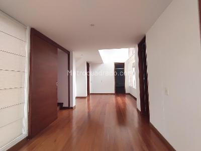 Casa de 5 alcobas en venta en San Jose De Bavaria, Bogotá, 460 m² · foto 13 de 17