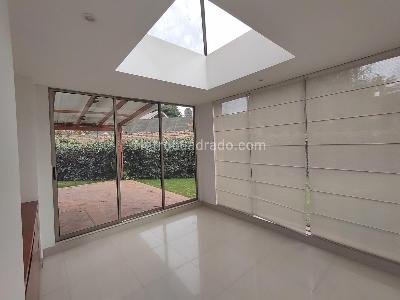 Casa de 5 alcobas en venta en San Jose De Bavaria, Bogotá, 460 m² · foto 8 de 17