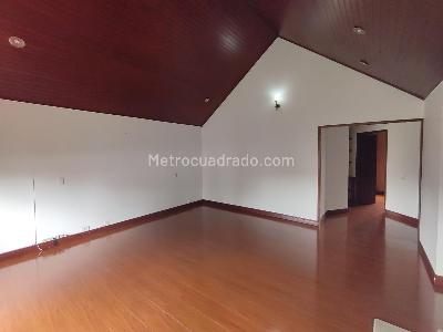 Casa de 3 alcobas en venta en San Jose De Bavaria, Bogotá, 340 m² · foto 12 de 19