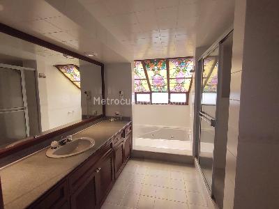 Casa de 3 alcobas en venta en San Jose De Bavaria, Bogotá, 340 m² · foto 13 de 19